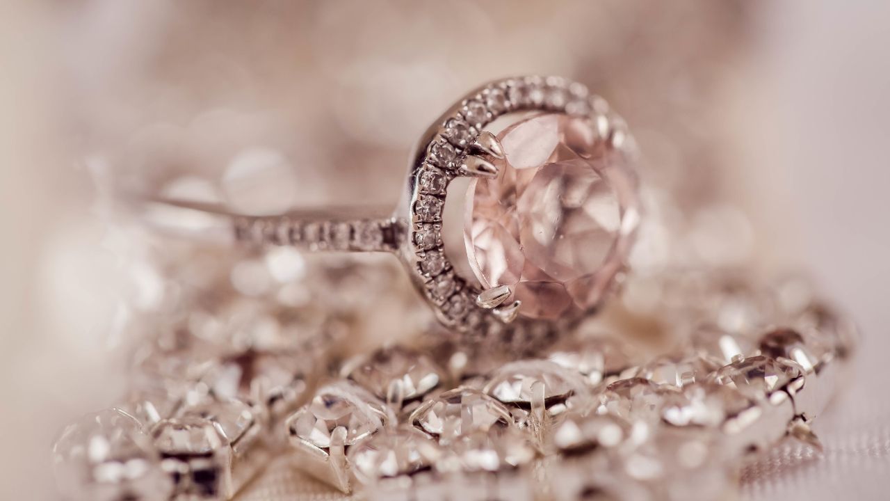 From Solitaire to Halo: Exploring Radiant Cut Engagement Ring Styles